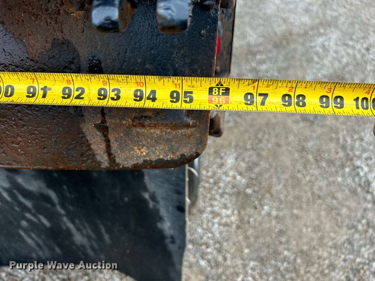 image for item DN0670 1994 International  9400 dump truck