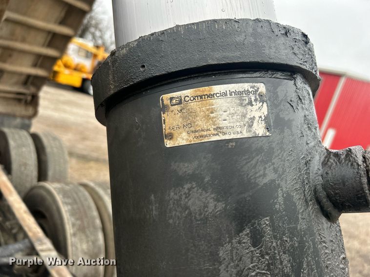 image for item DN0670 1994 International  9400 dump truck