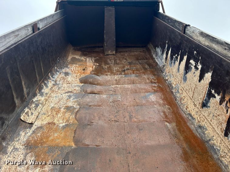 image for item DN0670 1994 International  9400 dump truck