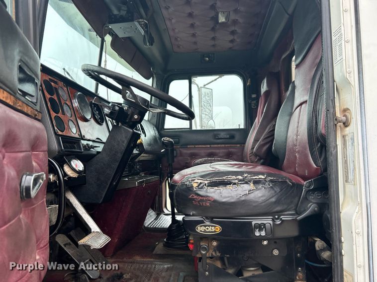 image for item DN0670 1994 International  9400 dump truck