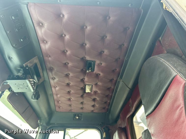 image for item DN0670 1994 International  9400 dump truck