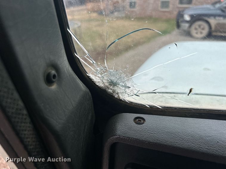 image for item DN0670 1994 International  9400 dump truck