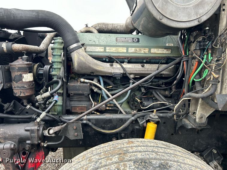 image for item DN0670 1994 International  9400 dump truck