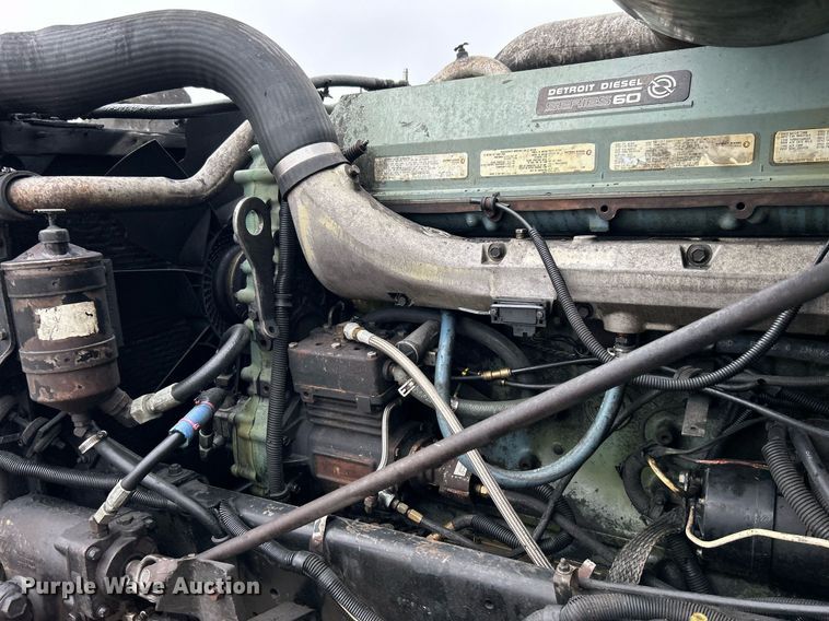 image for item DN0670 1994 International  9400 dump truck