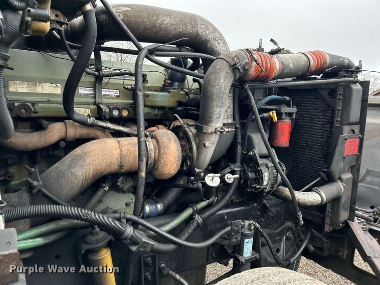 image for item DN0670 1994 International  9400 dump truck