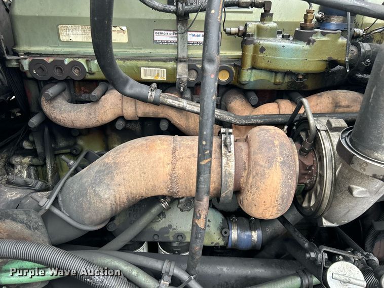 image for item DN0670 1994 International  9400 dump truck