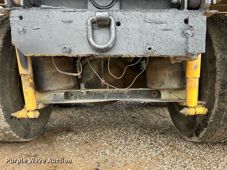 image for item DN0670 1994 International  9400 dump truck