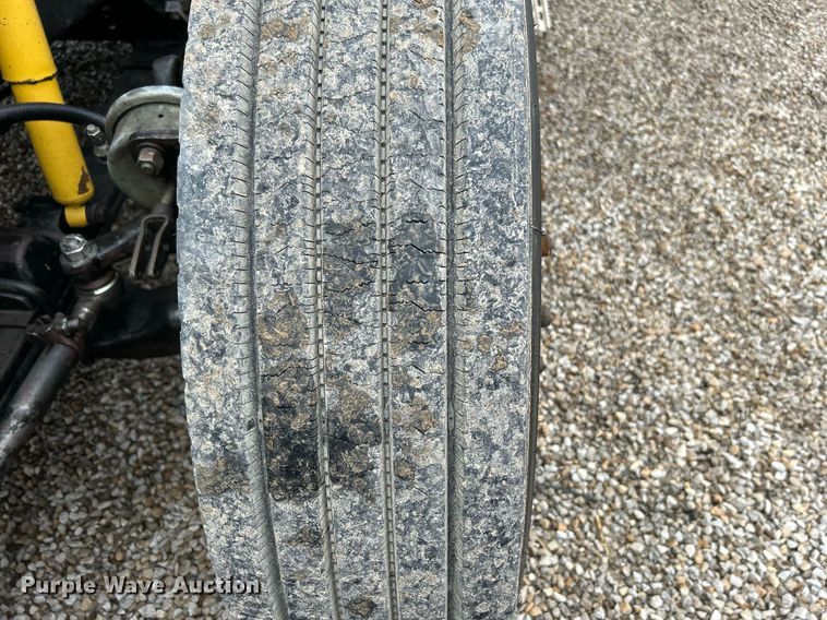 image for item DN0670 1994 International  9400 dump truck