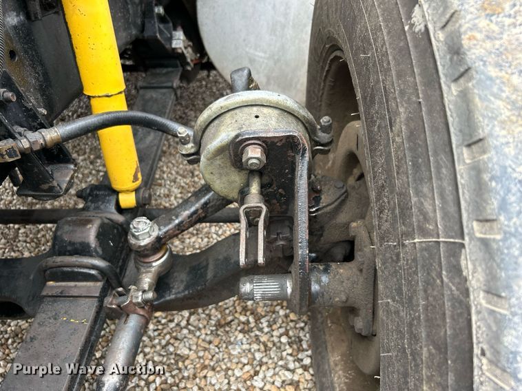 image for item DN0670 1994 International  9400 dump truck