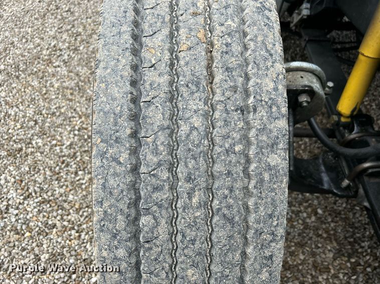 image for item DN0670 1994 International  9400 dump truck