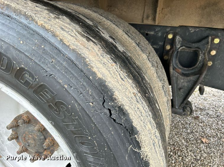 image for item DN0670 1994 International  9400 dump truck