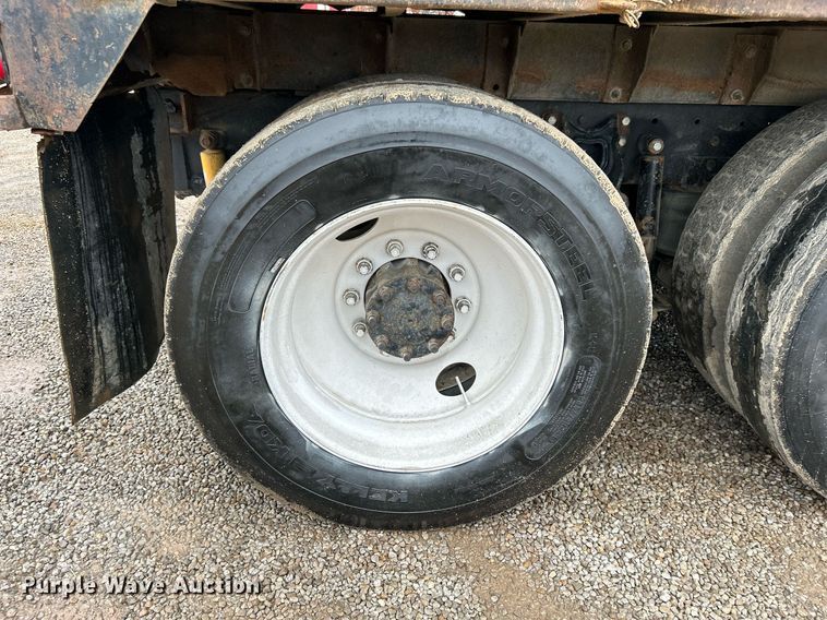 image for item DN0670 1994 International  9400 dump truck