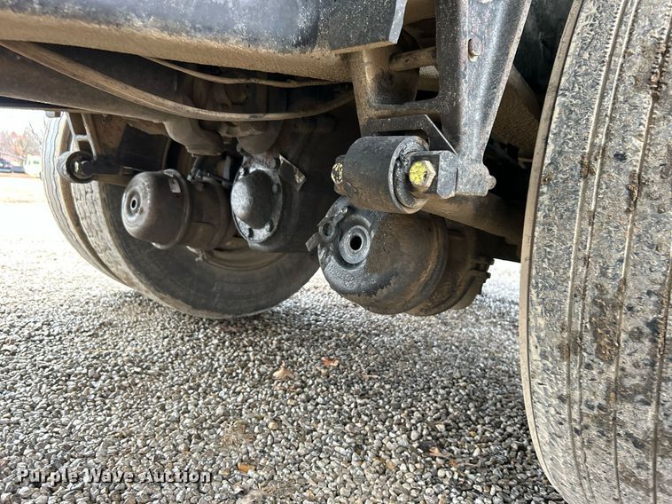 image for item DN0670 1994 International  9400 dump truck