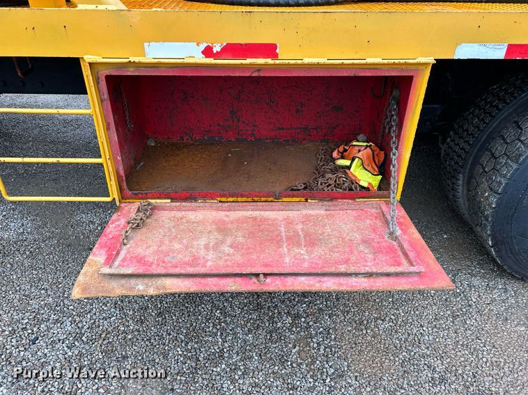 image for item DN0671 2004 Mack CX613 laydown truck