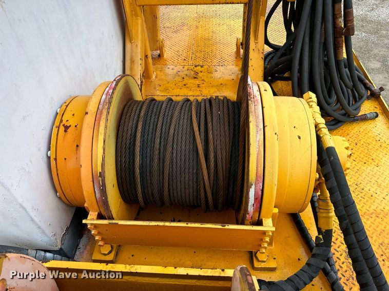 image for item DN0671 2004 Mack CX613 laydown truck