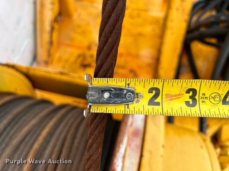 image for item DN0671 2004 Mack CX613 laydown truck