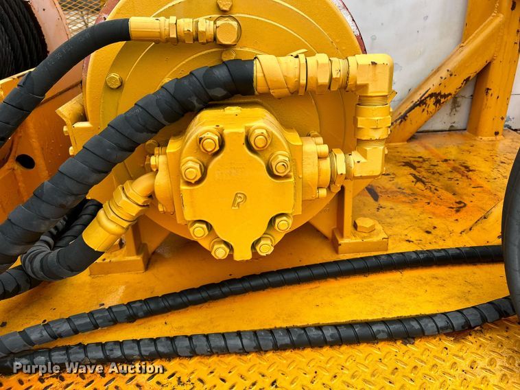 image for item DN0671 2004 Mack CX613 laydown truck