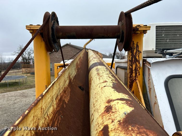 image for item DN0671 2004 Mack CX613 laydown truck