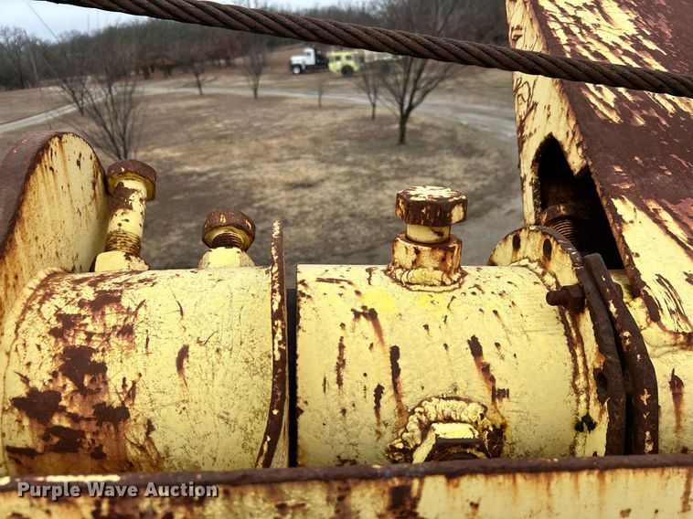 image for item DN0671 2004 Mack CX613 laydown truck