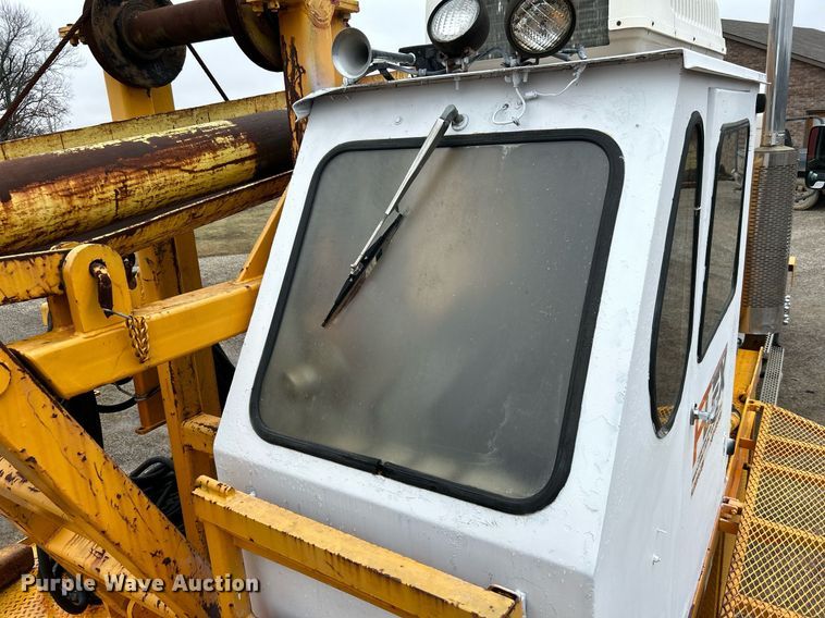 image for item DN0671 2004 Mack CX613 laydown truck