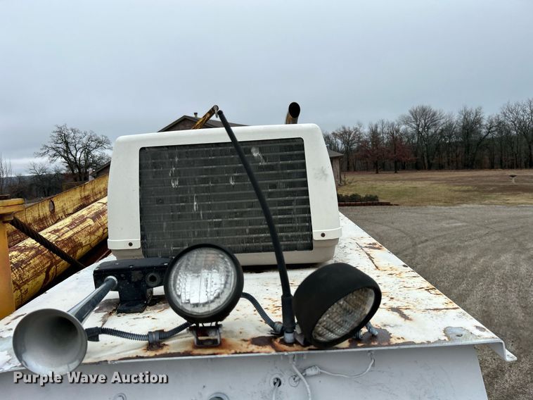 image for item DN0671 2004 Mack CX613 laydown truck