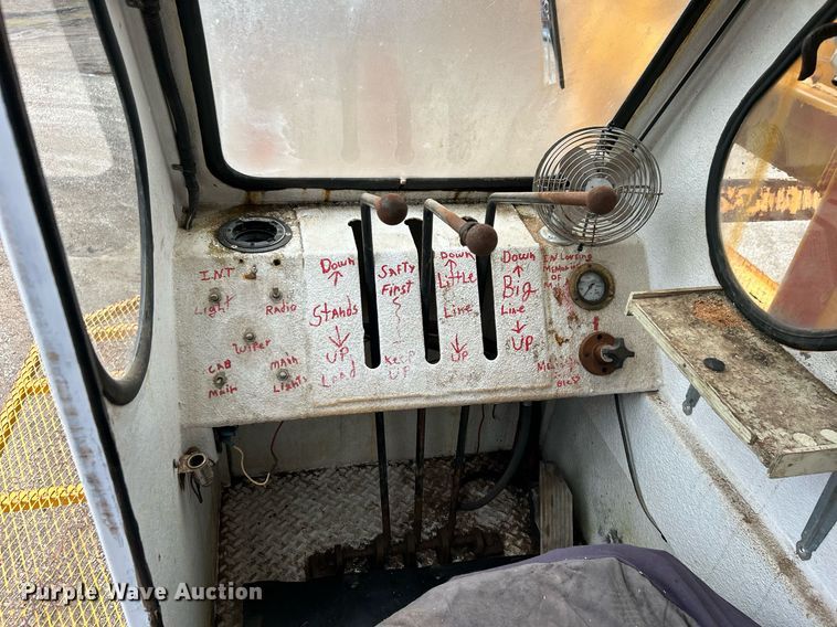 image for item DN0671 2004 Mack CX613 laydown truck