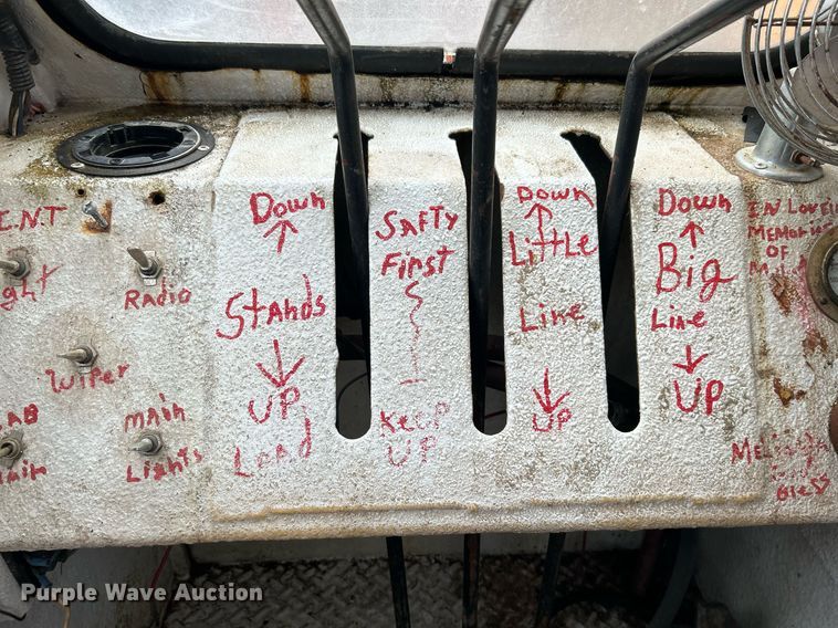 image for item DN0671 2004 Mack CX613 laydown truck