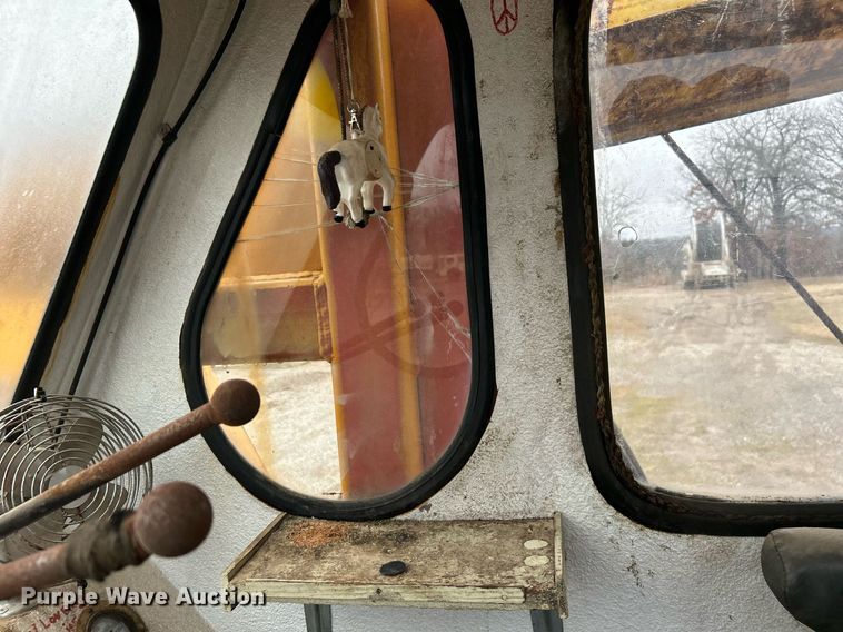 image for item DN0671 2004 Mack CX613 laydown truck