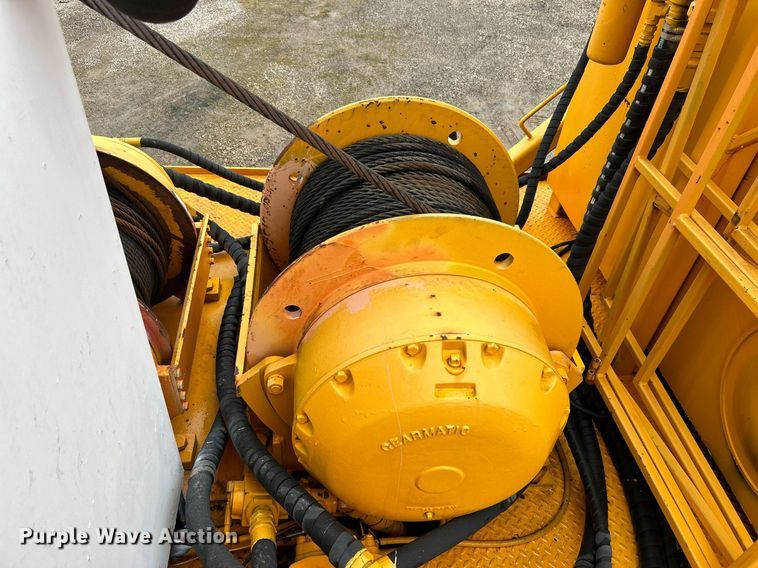 image for item DN0671 2004 Mack CX613 laydown truck