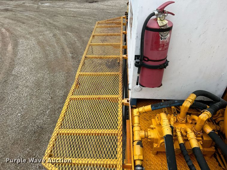 image for item DN0671 2004 Mack CX613 laydown truck