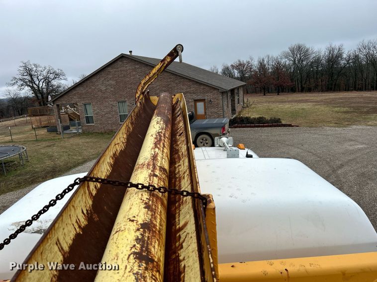 image for item DN0671 2004 Mack CX613 laydown truck