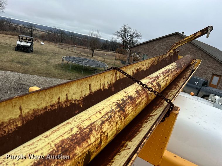 image for item DN0671 2004 Mack CX613 laydown truck