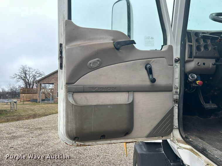 image for item DN0671 2004 Mack CX613 laydown truck