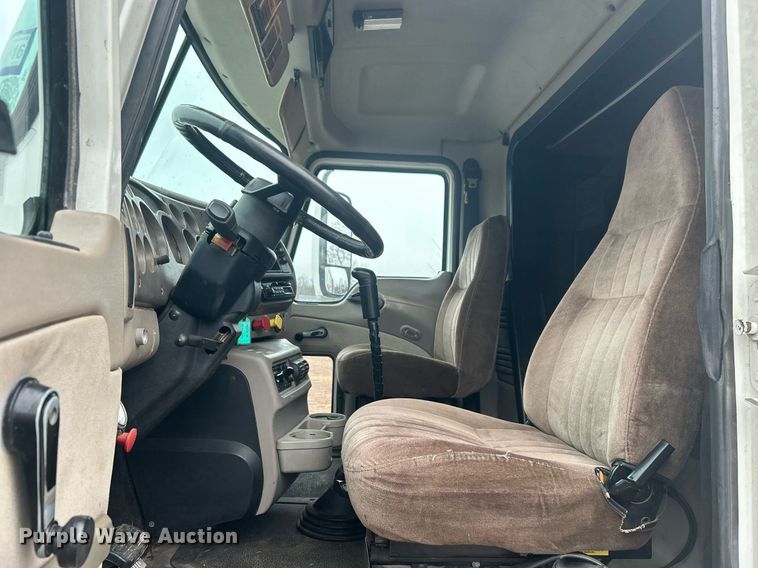 image for item DN0671 2004 Mack CX613 laydown truck