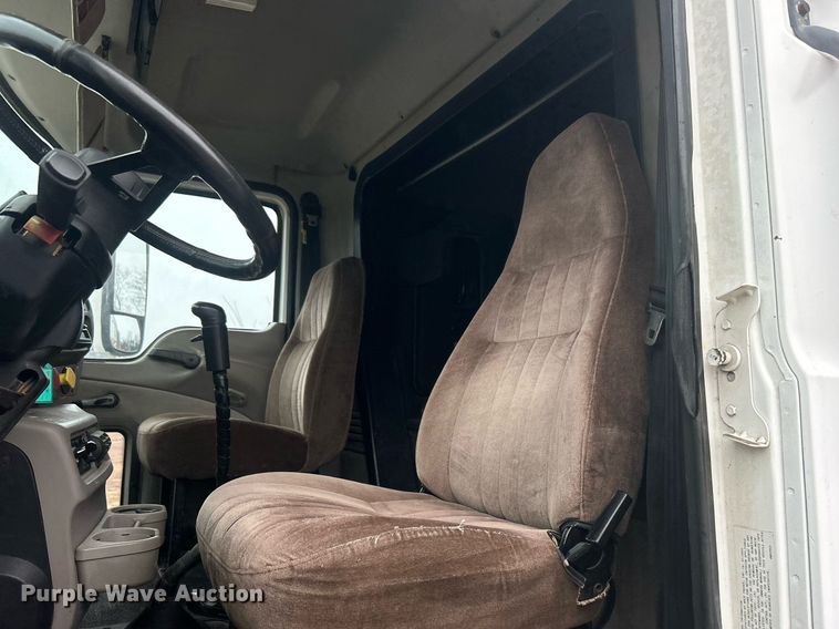 image for item DN0671 2004 Mack CX613 laydown truck