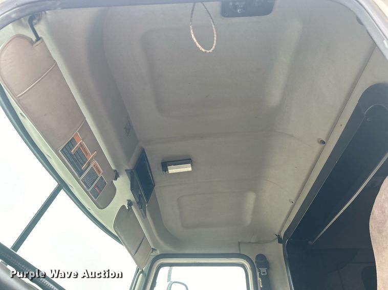 image for item DN0671 2004 Mack CX613 laydown truck