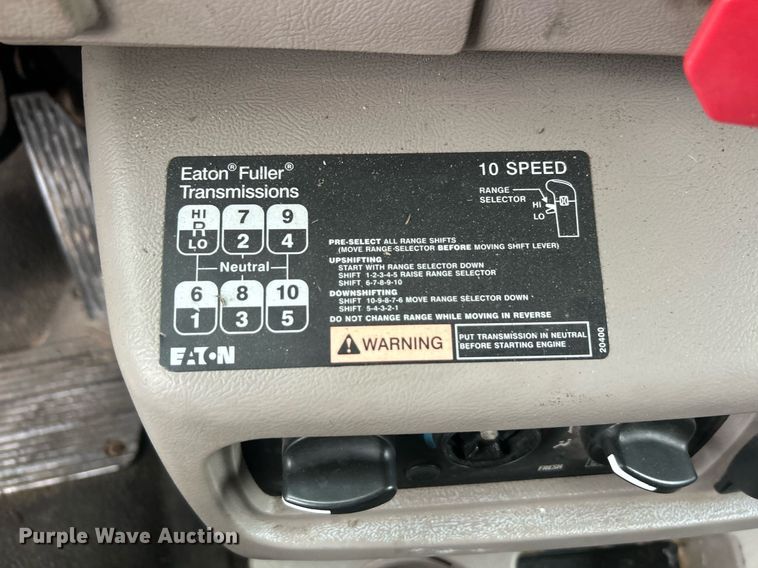 image for item DN0671 2004 Mack CX613 laydown truck