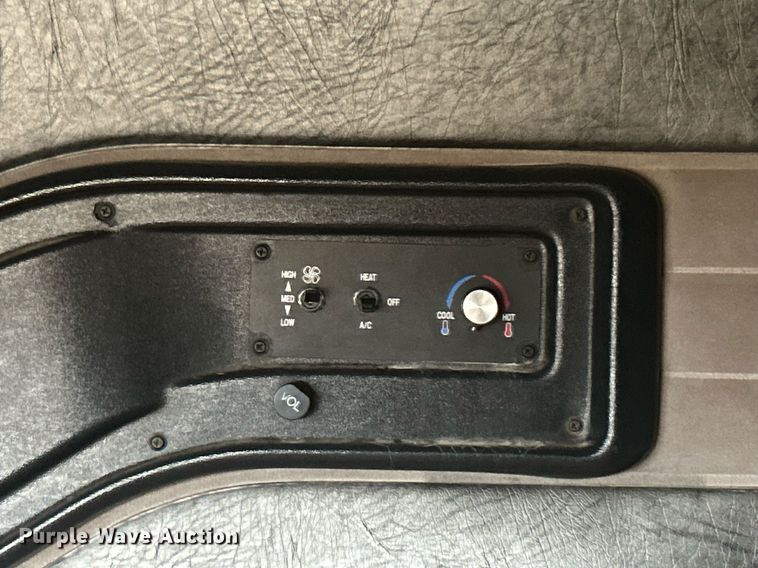 image for item DN0671 2004 Mack CX613 laydown truck