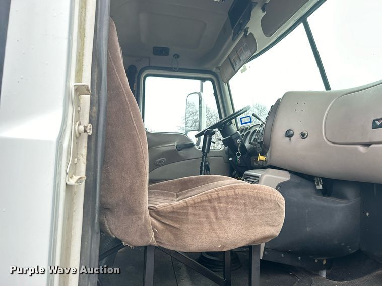 image for item DN0671 2004 Mack CX613 laydown truck