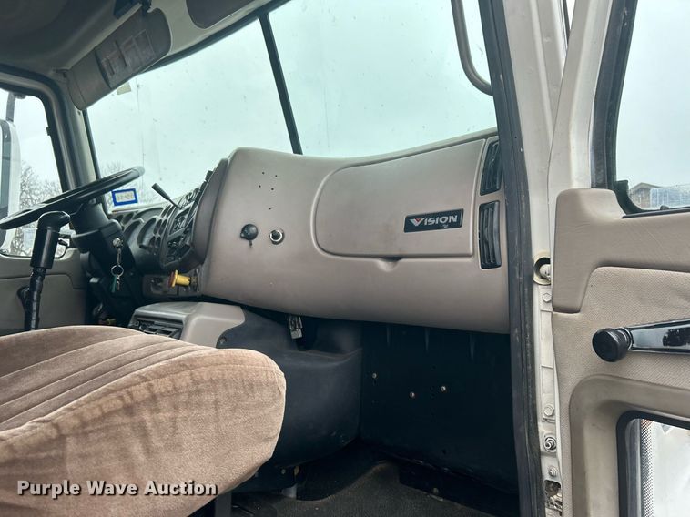 image for item DN0671 2004 Mack CX613 laydown truck