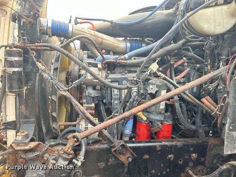 image for item DN0671 2004 Mack CX613 laydown truck