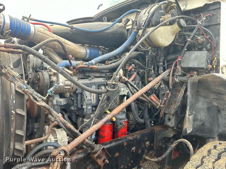 image for item DN0671 2004 Mack CX613 laydown truck