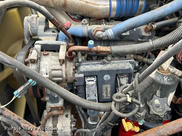 image for item DN0671 2004 Mack CX613 laydown truck