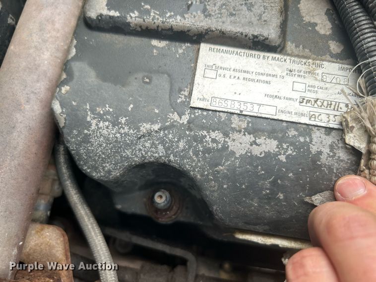 image for item DN0671 2004 Mack CX613 laydown truck