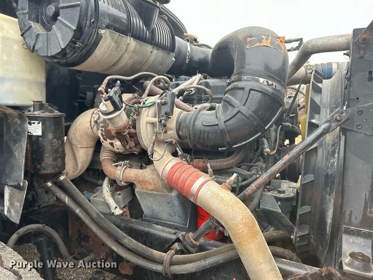 image for item DN0671 2004 Mack CX613 laydown truck