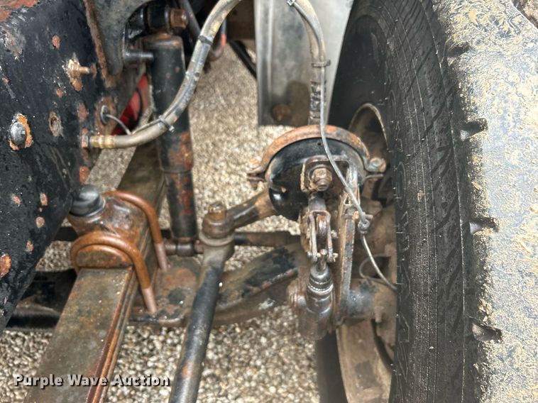 image for item DN0671 2004 Mack CX613 laydown truck