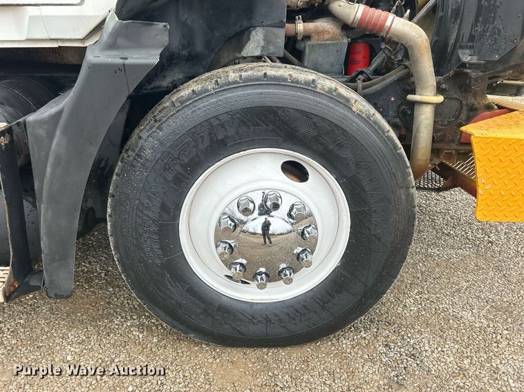 image for item DN0671 2004 Mack CX613 laydown truck