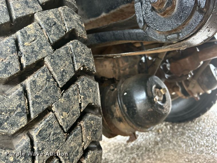 image for item DN0671 2004 Mack CX613 laydown truck