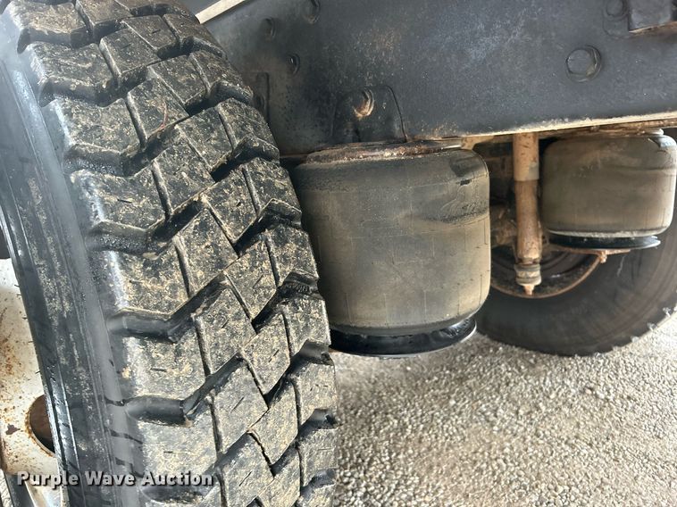 image for item DN0671 2004 Mack CX613 laydown truck