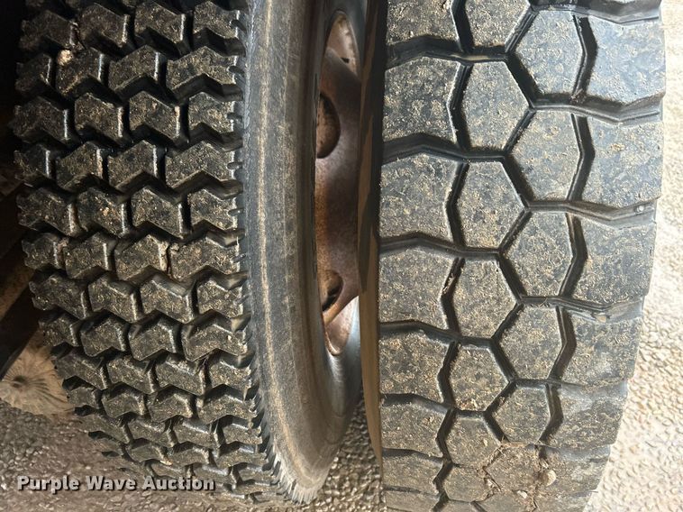 image for item DN0671 2004 Mack CX613 laydown truck